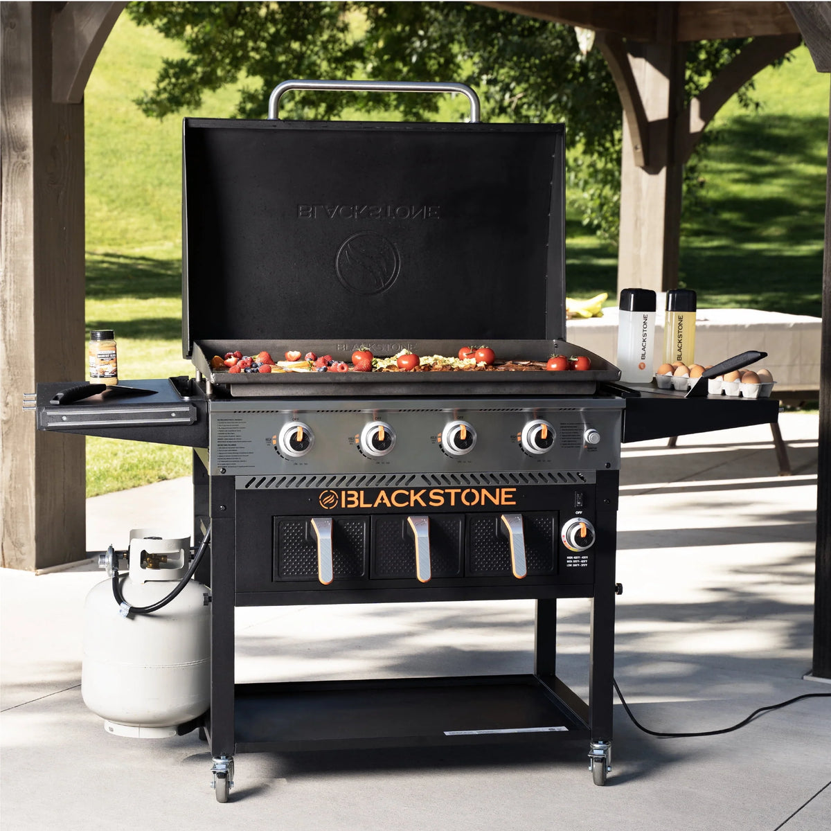 4-Burner Propane Griddle with Air Fryer and Hood X952