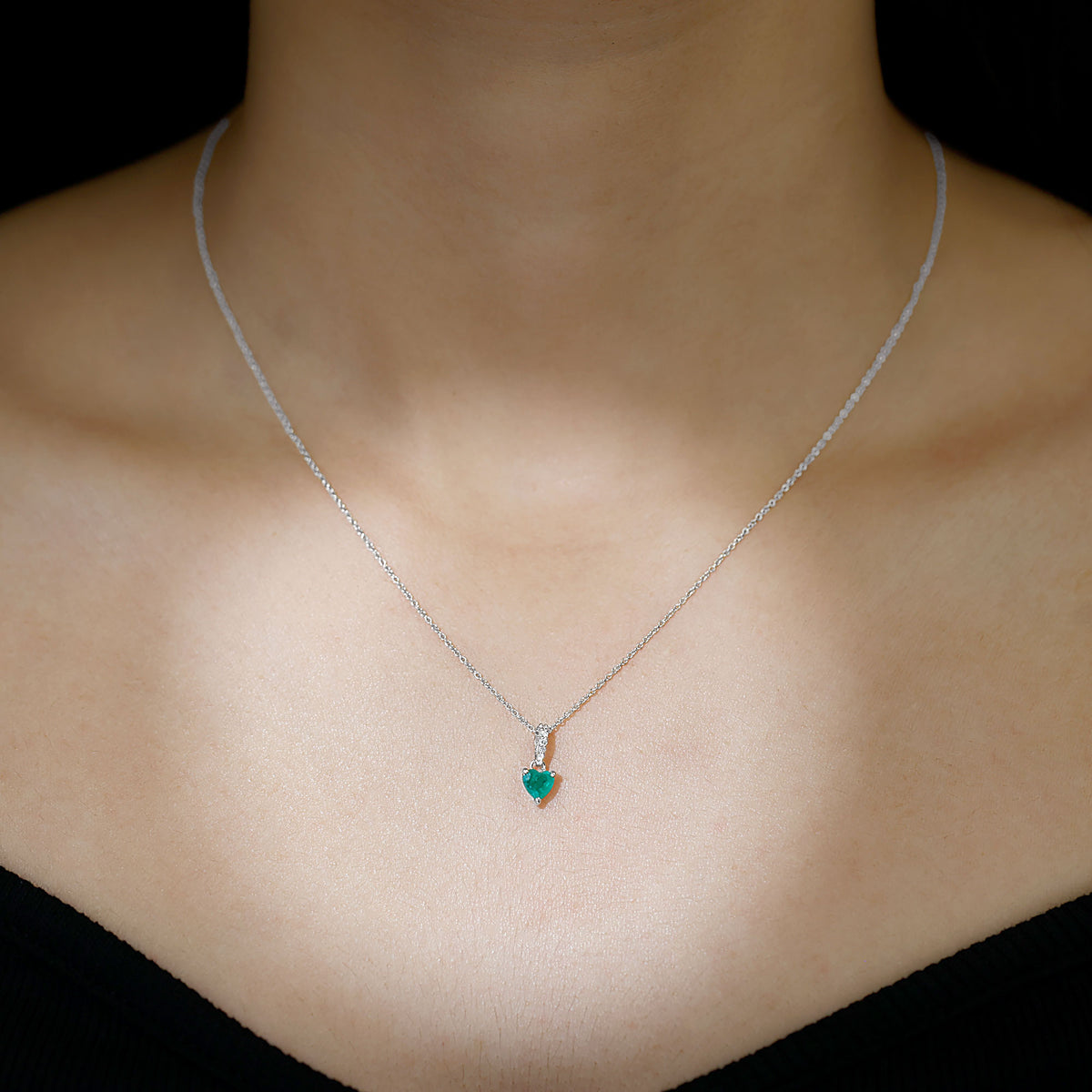 3/4 CT Heart Shape Emerald Pendant Necklace, 925 Sterling Silver Q8527